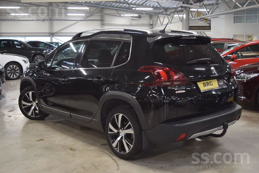 Peugeot 2008 2017 photo 2