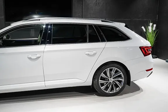 Skoda Superb 2018 photo 5