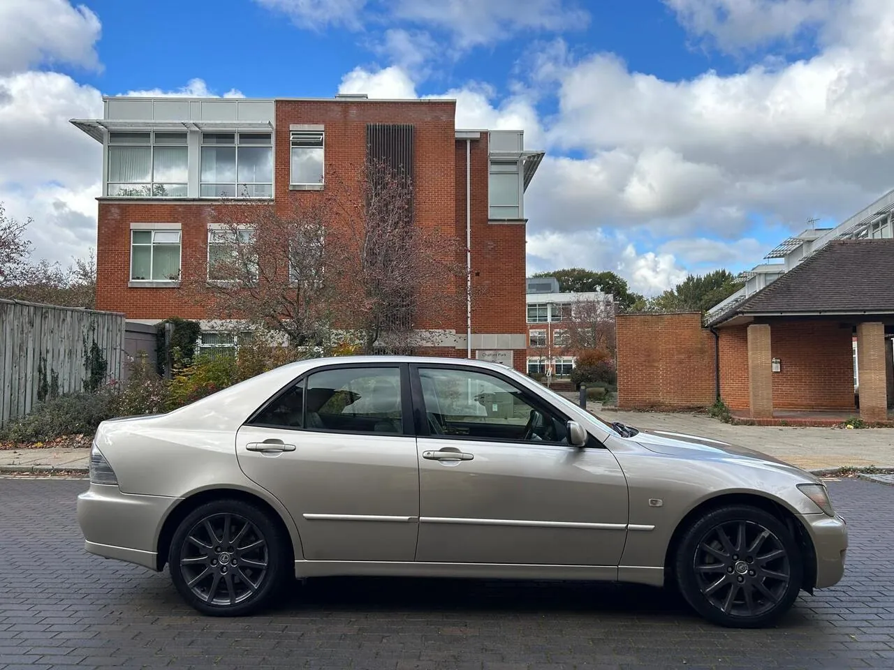 Lexus Is 2004 photo 5
