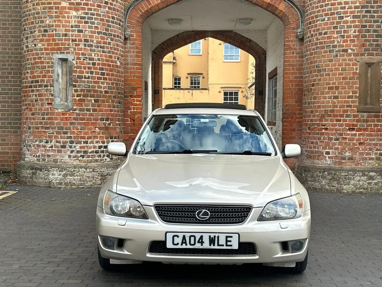 Lexus Is 2004 photo 4