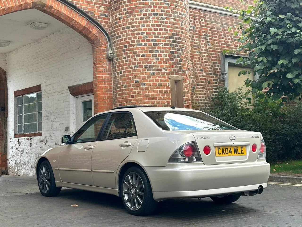 Lexus Is 2004 photo 3