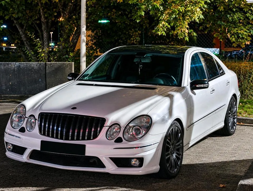 Mercedes-Benz W211