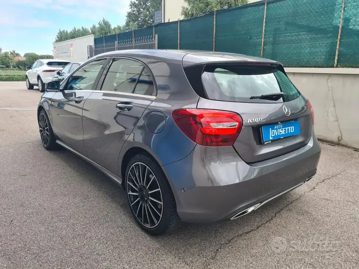 Mercedes-Benz A 180 2017 photo 4