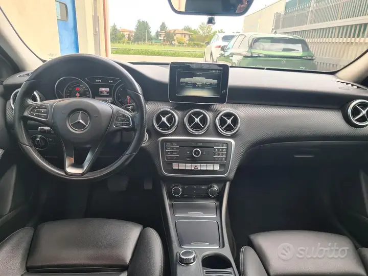 Mercedes-Benz A 180 2017 photo 5