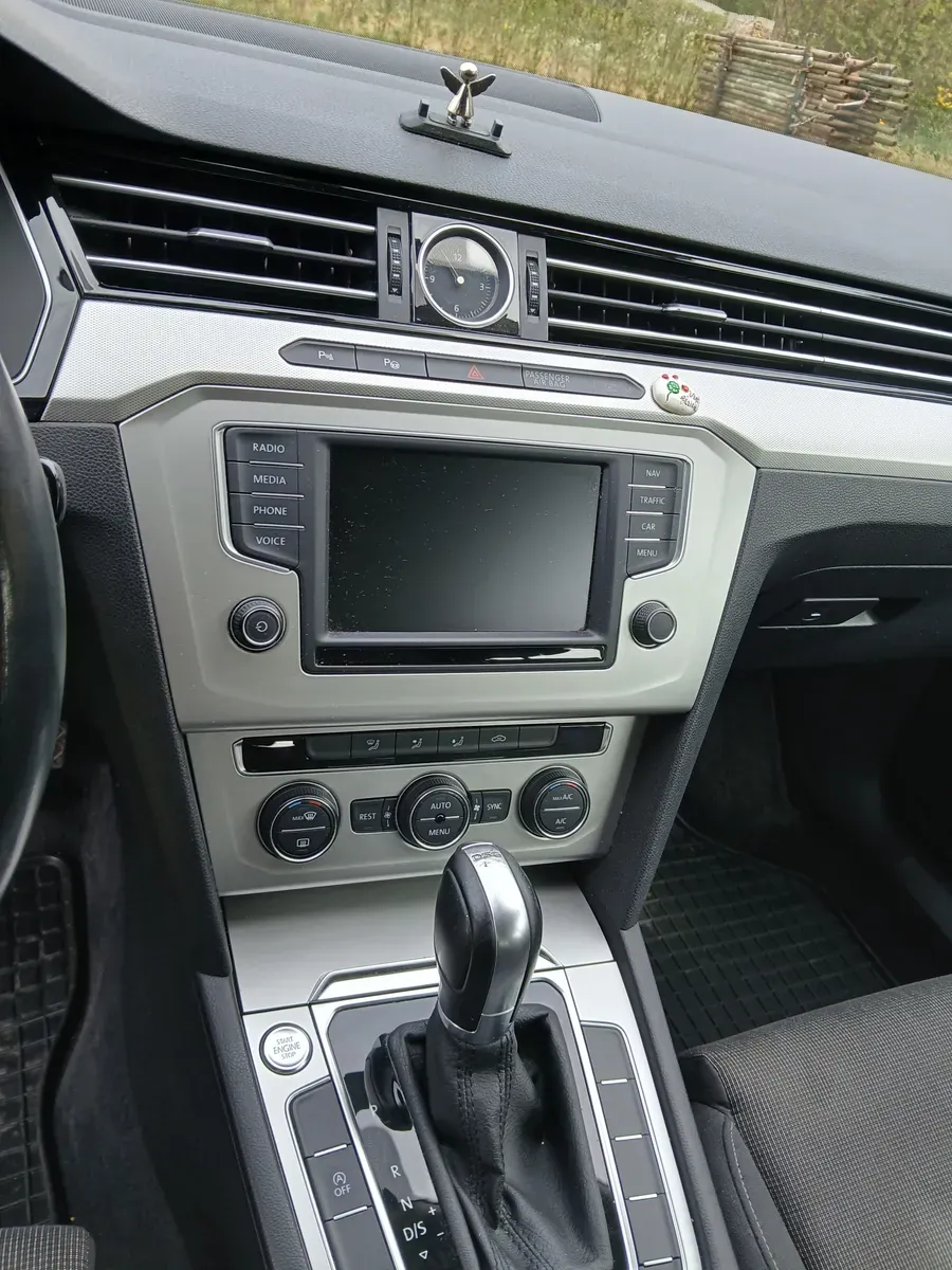 Volkswagen Passat 2017 photo 2