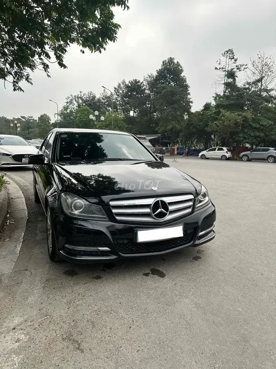 Mercedes-Benz C-Class 2011 photo 2