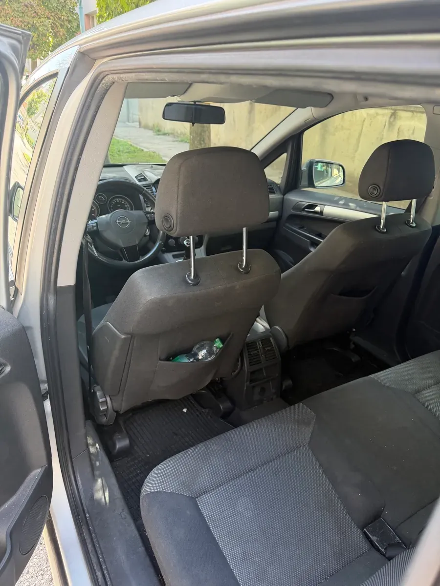 Opel Zafira 2010 photo 3