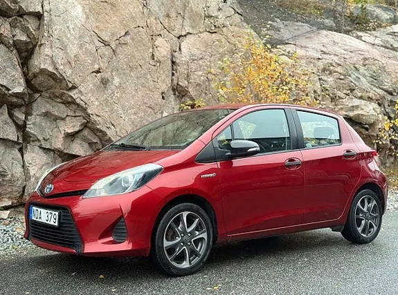 Toyota Yaris 2012 photo 2