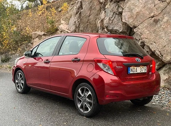 Toyota Yaris 2012 photo 4