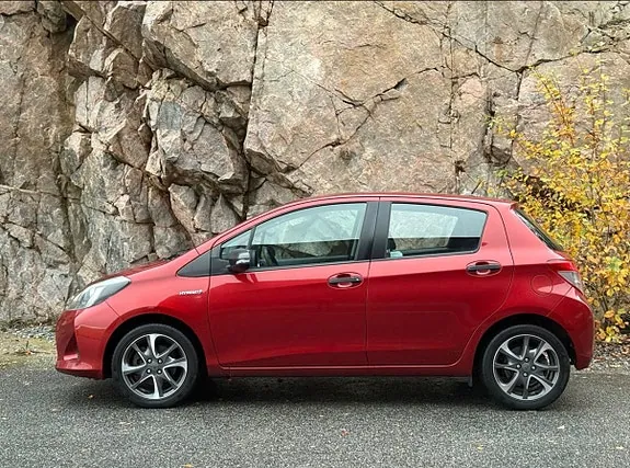 Toyota Yaris 2012 photo 3