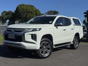 Mitsubishi Triton 2022 photo 2