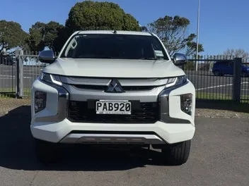 Mitsubishi Triton 2022 photo 3
