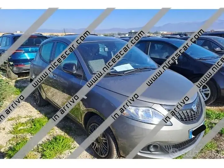 Lancia Ypsilon