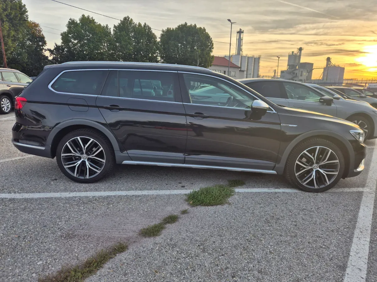 Volkswagen Passat 2019 photo 2