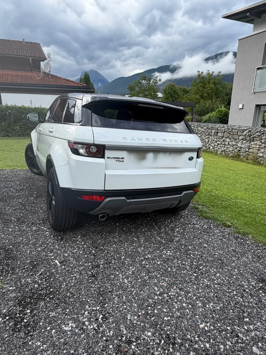 Land Rover Range Rover Evoque 2015 photo 2