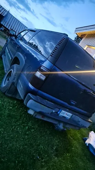Chevrolet Suburban 2001 photo 3
