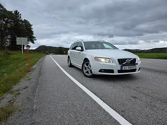Volvo V70 2011 photo 4