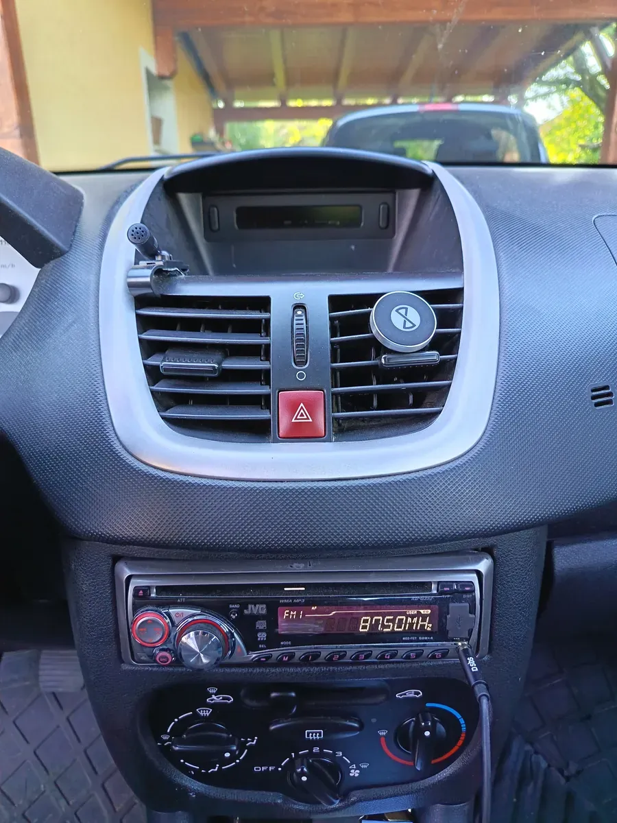 Peugeot 206 2009 photo 2