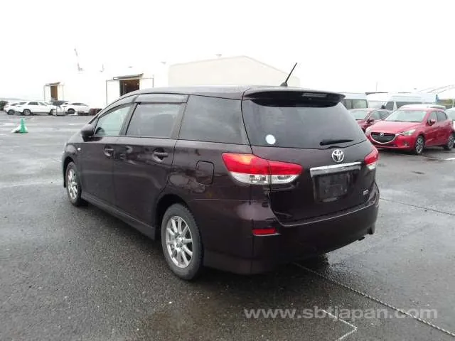 Toyota Wish 2010 photo 3