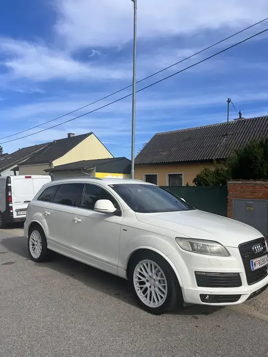 Audi Q7 2008 photo 2