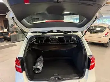 Mercedes-Benz B180 2012 photo 3