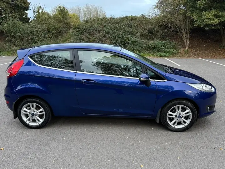 Ford Fiesta 2016 photo 2