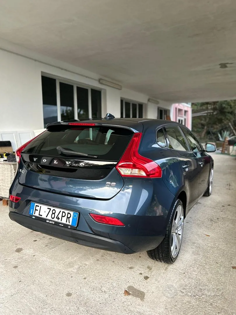 Volvo V40 2017 photo 2
