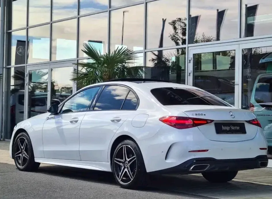 Mercedes-Benz C-Class 2023 photo 2