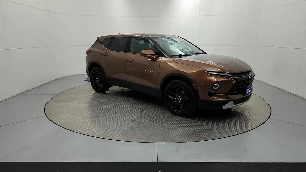 Chevrolet Blazer 2023 photo 2