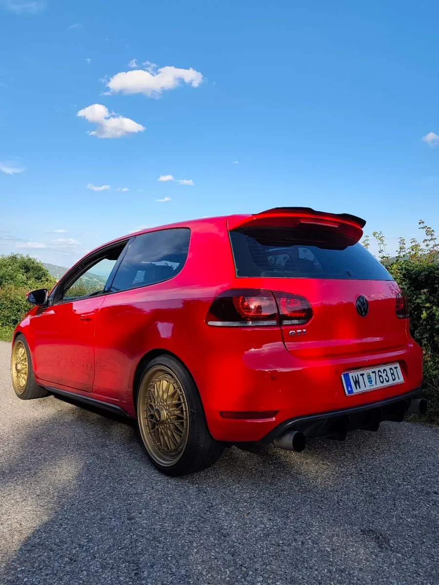 Volkswagen Golf 2012 photo 2