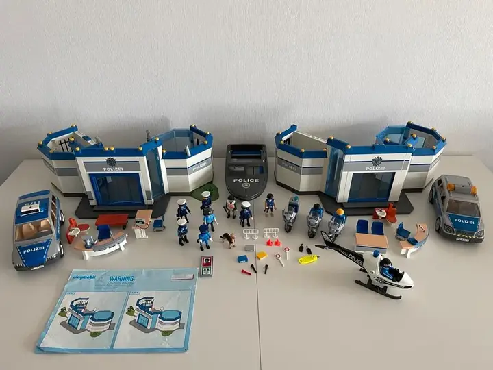 Playmobil Police Station 2In1 Helicopter Boat Motorcycles Cars