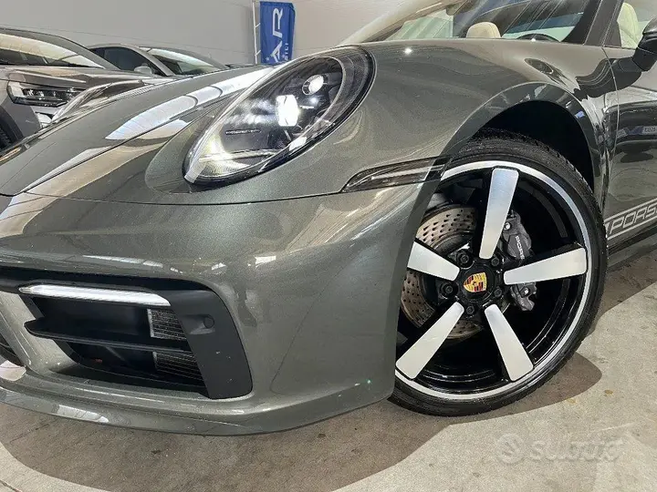 Porsche 911 2022 photo 4