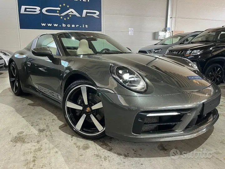 Porsche 911 2022 photo 3
