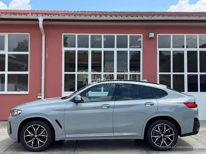 BMW X4 2022 photo 2