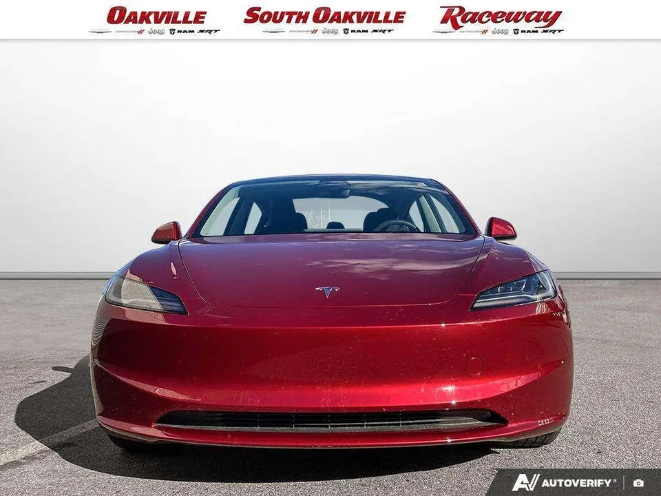 Tesla Model 3 2024 photo 2