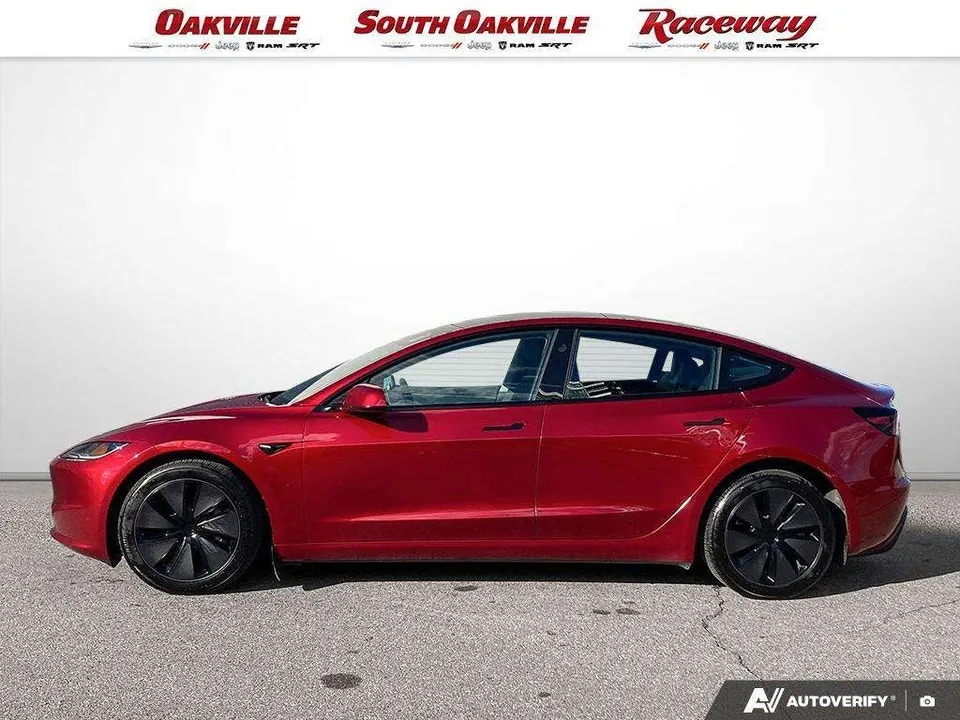 Tesla Model 3 2024 photo 3
