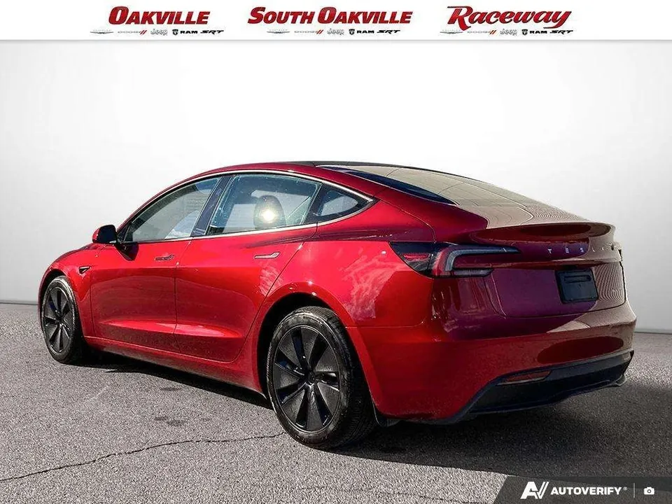Tesla Model 3 2024 photo 4