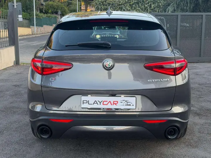 Alfa Romeo Stelvio 2023 photo 5