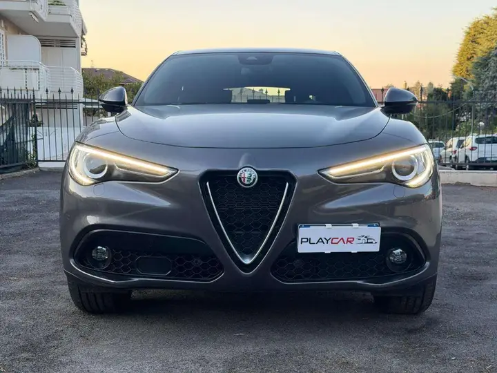 Alfa Romeo Stelvio 2023 photo 2