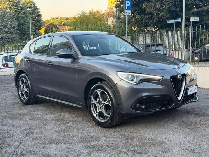 Alfa Romeo Stelvio 2023 photo 3