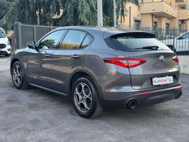 Alfa Romeo Stelvio 2023 photo 4