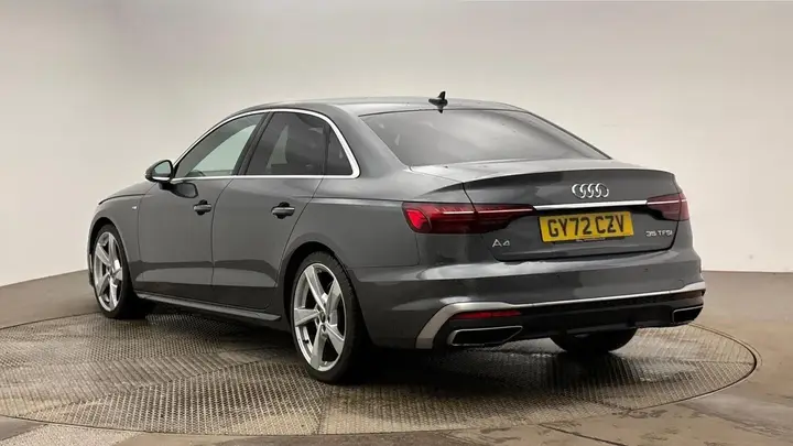 Audi A4 2022 photo 2