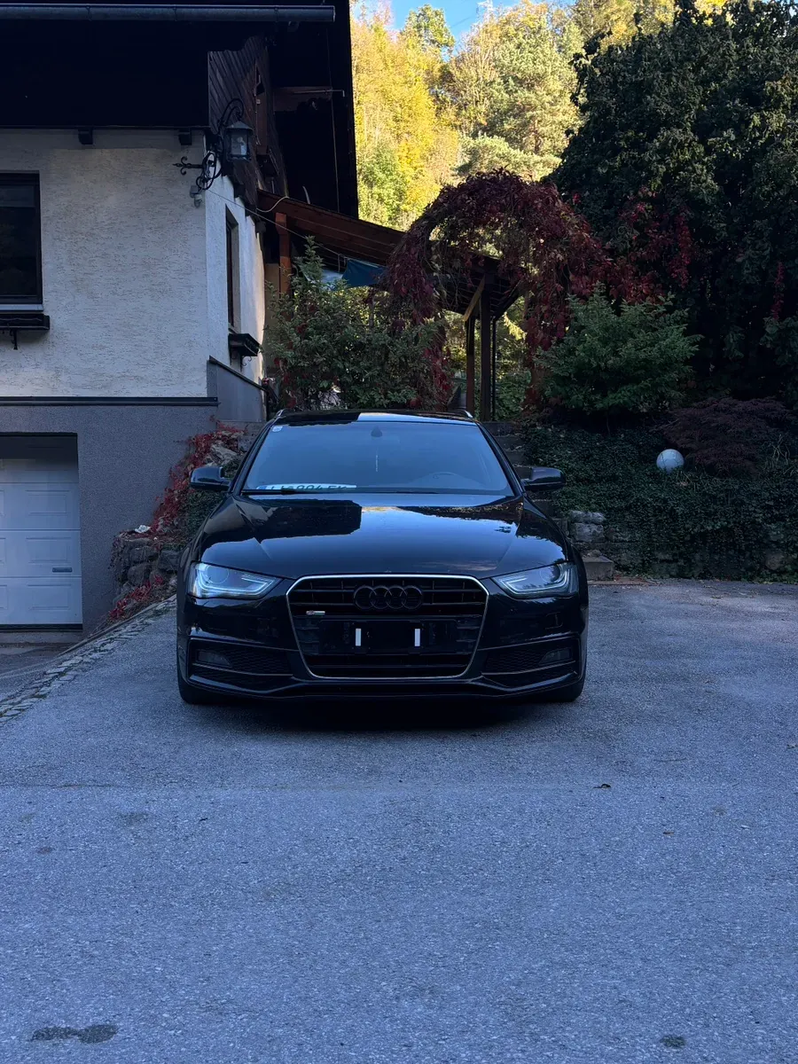 Audi A4 2012 photo 2