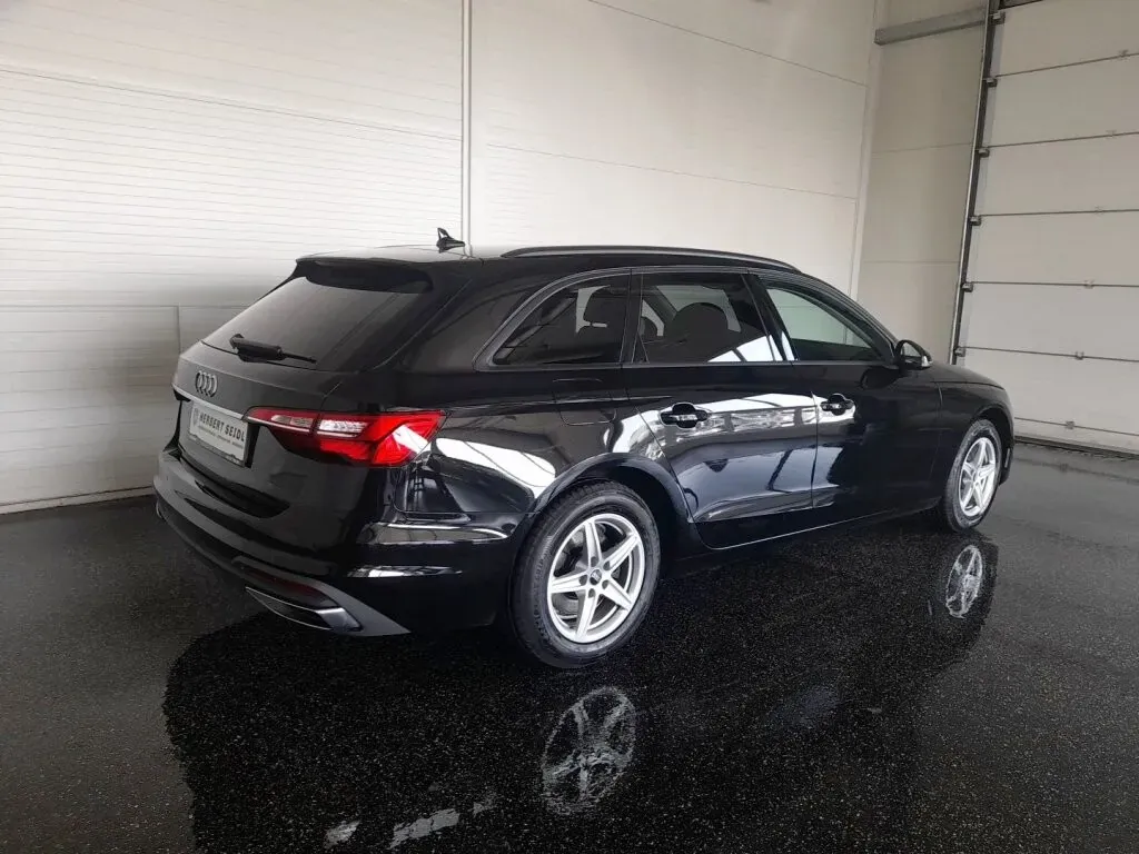 Audi A4 2023 photo 2