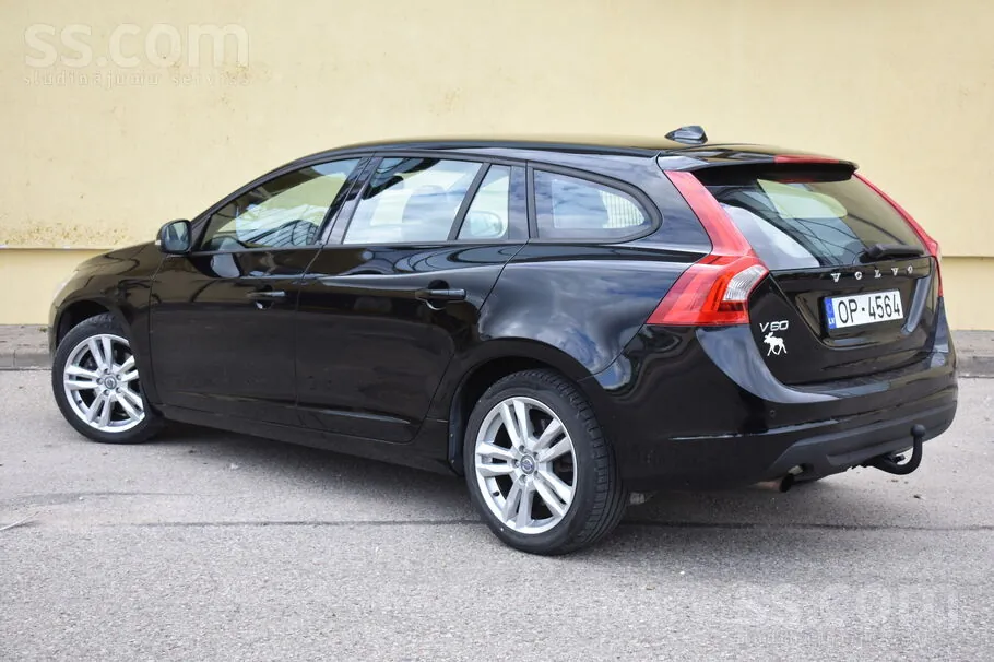 Volvo V60 2011 photo 2