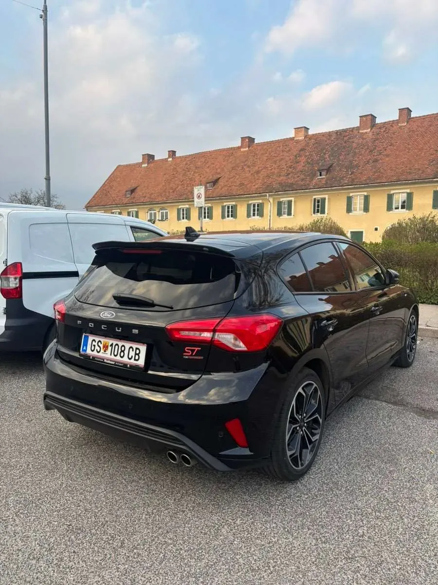 Ford Focus 2020 photo 2