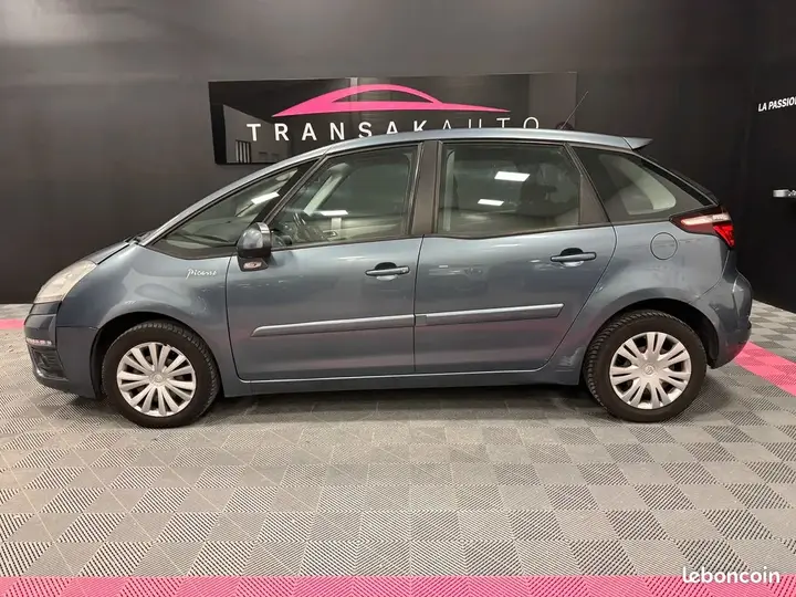 Citroen C4 Picasso 2010 photo 2