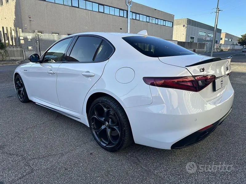 Alfa Romeo Giulia 2018 photo 4