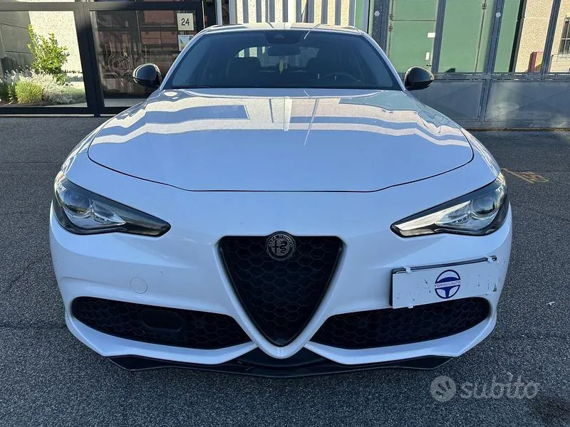Alfa Romeo Giulia 2018 photo 2