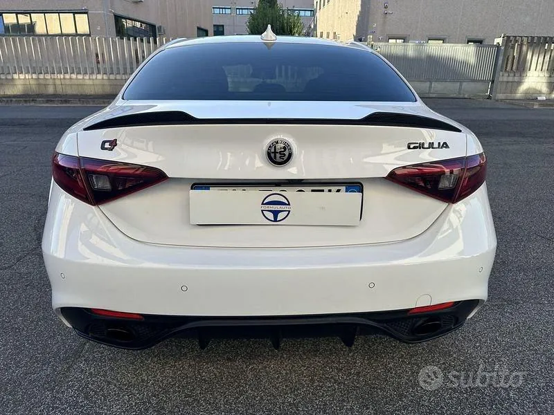 Alfa Romeo Giulia 2018 photo 5
